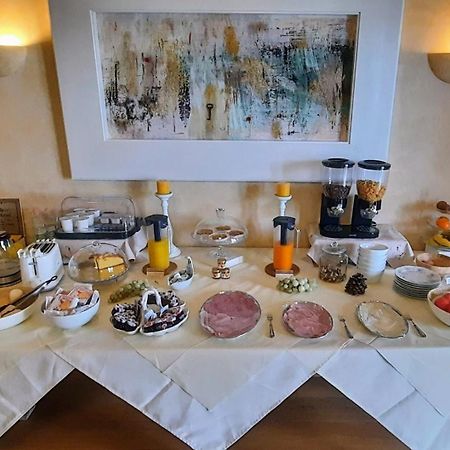 B&B Villa Fiorini モニーガ・デル・ガルダ エクステリア 写真