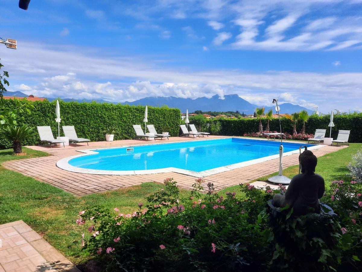 B&B Villa Fiorini モニーガ・デル・ガルダ エクステリア 写真