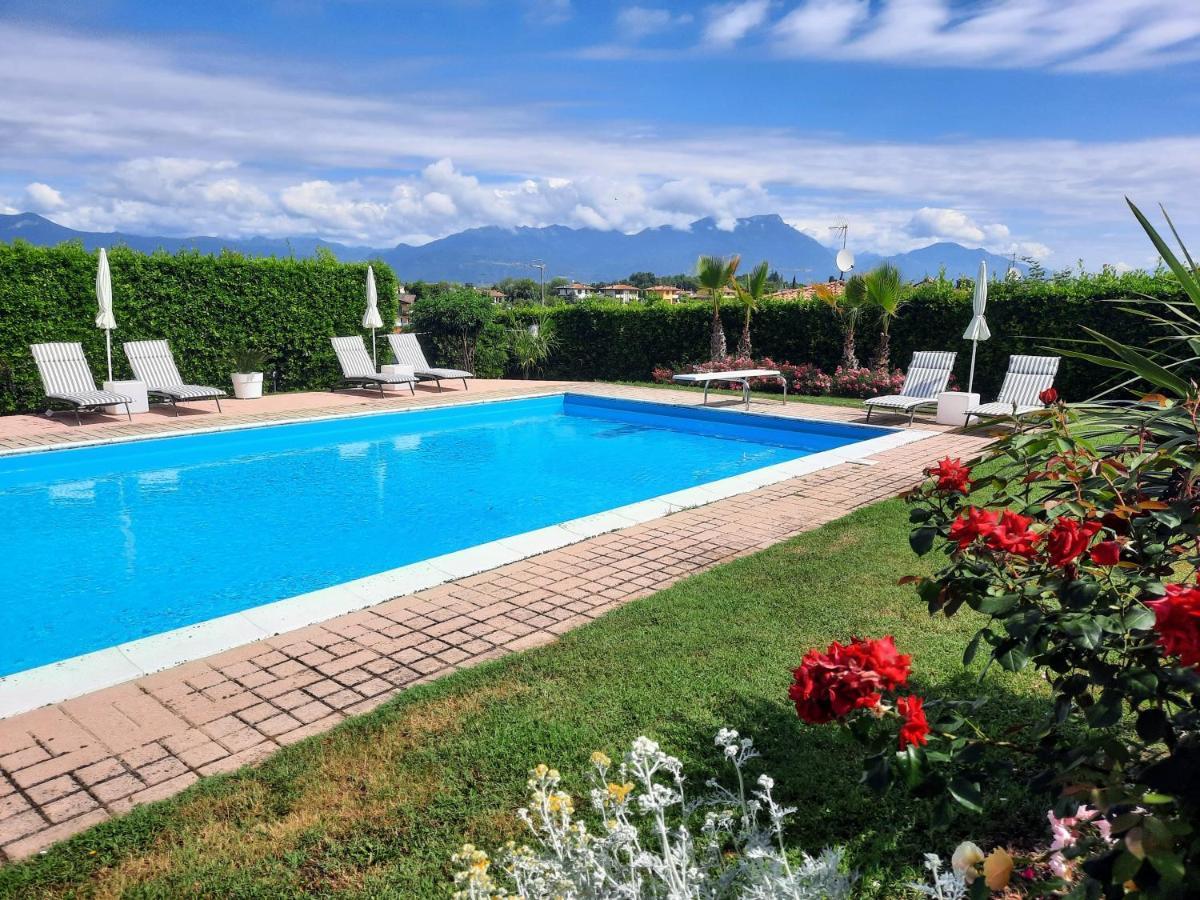 B&B Villa Fiorini モニーガ・デル・ガルダ エクステリア 写真