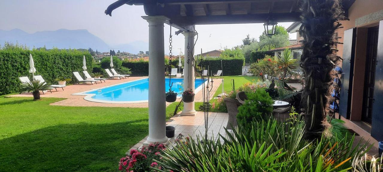B&B Villa Fiorini モニーガ・デル・ガルダ エクステリア 写真