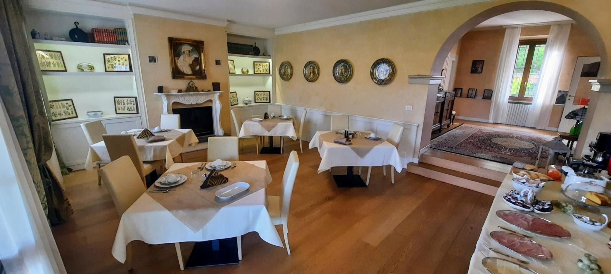 B&B Villa Fiorini モニーガ・デル・ガルダ エクステリア 写真