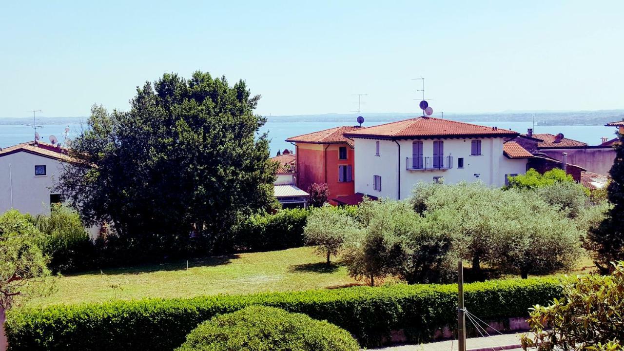 B&B Villa Fiorini モニーガ・デル・ガルダ エクステリア 写真